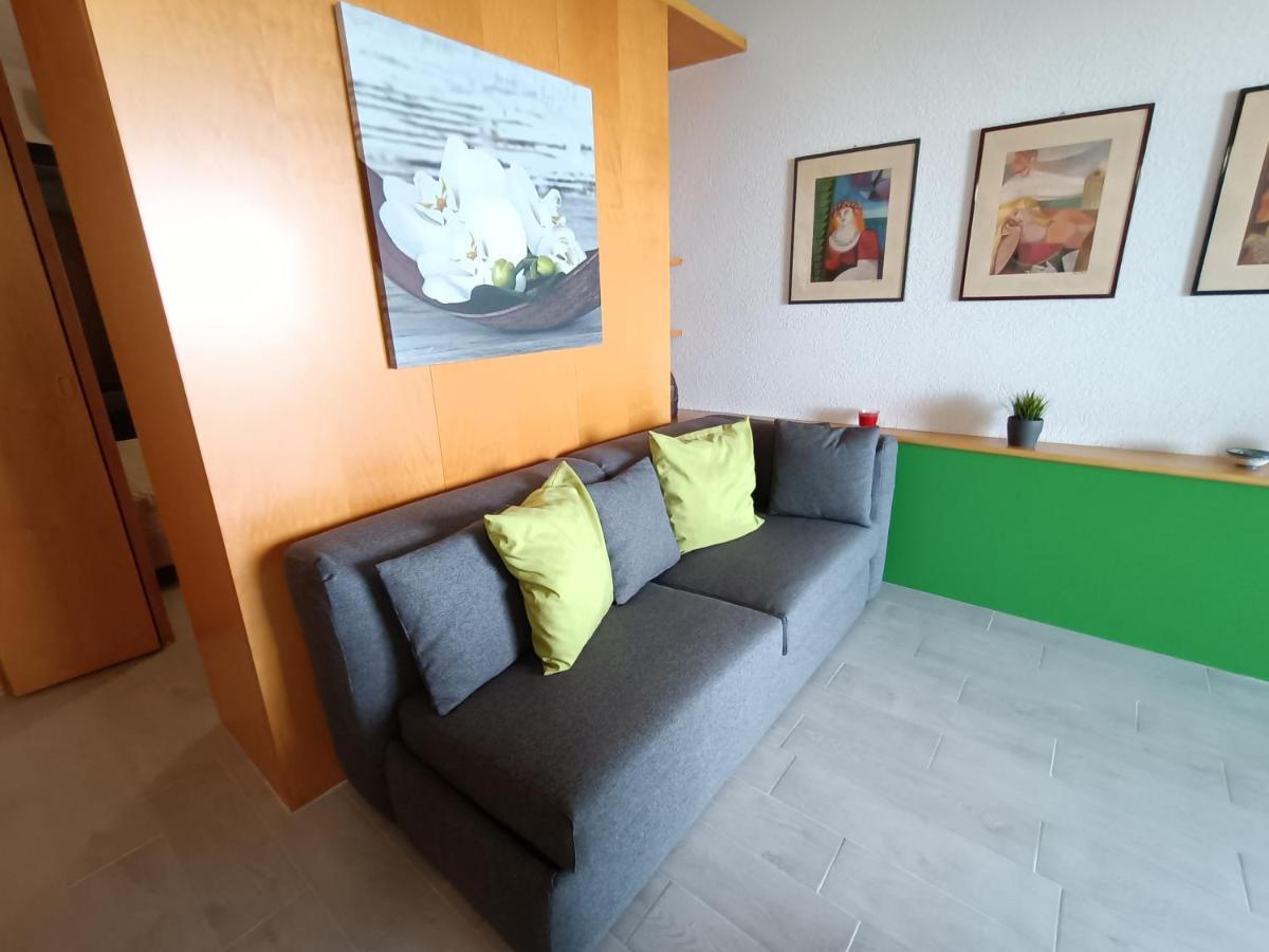 Venusilia Apartment - Free Parking อาชิ กัสเตลโล ภายนอก รูปภาพ